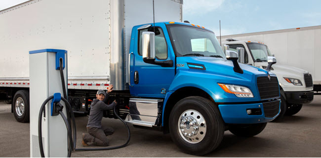 Electric_Charging_Truck