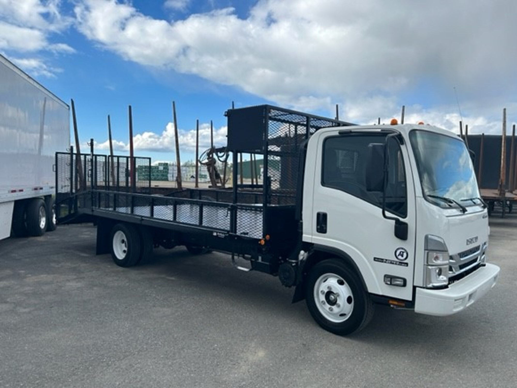 2024 ISUZU NRRGAS - image 2 of 6