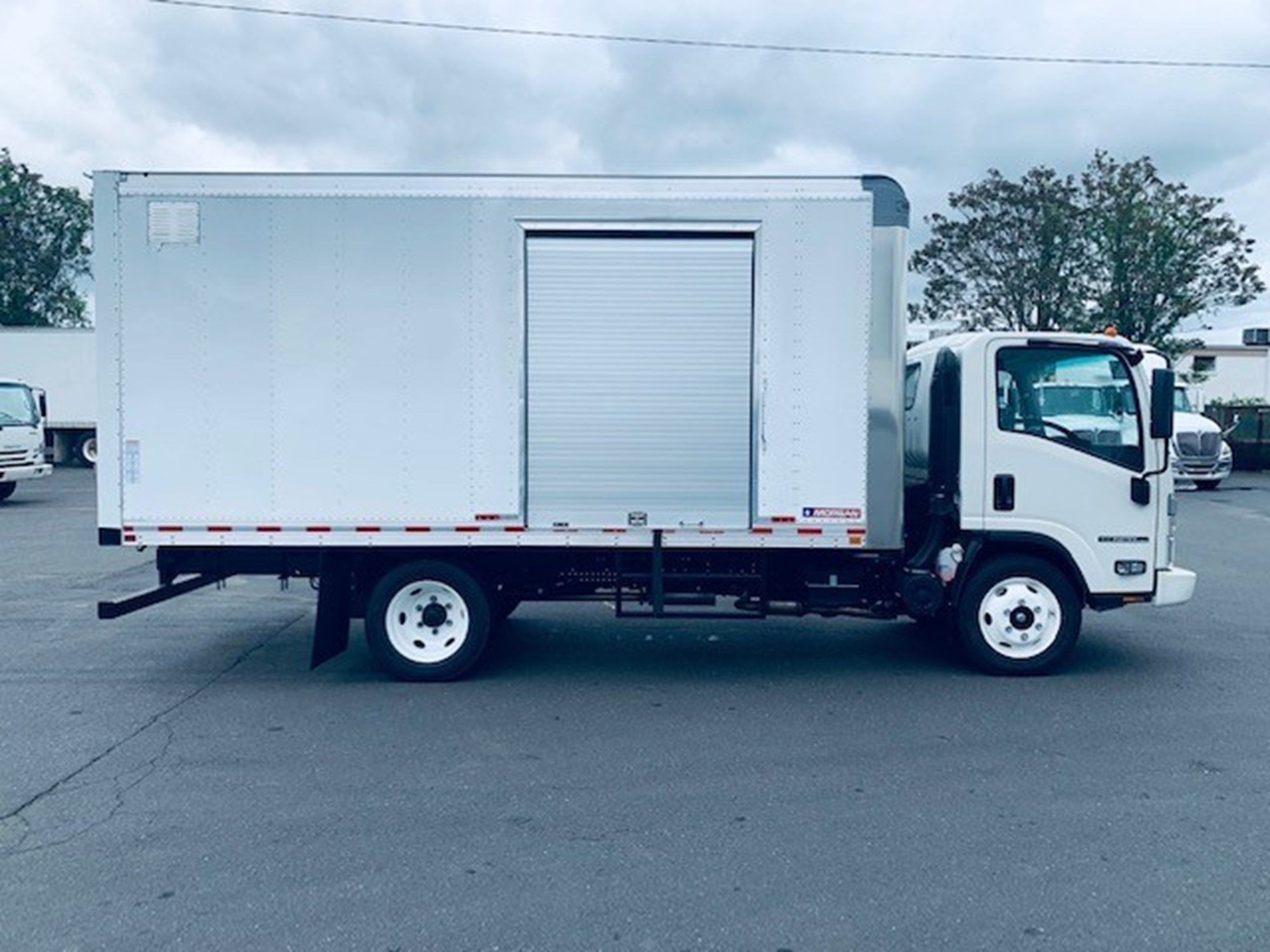 2023 ISUZU NPRGASHD - image 2 of 6