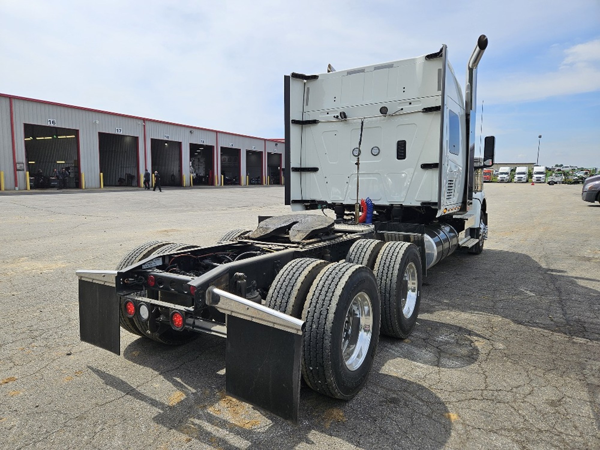 2023 INTERNATIONAL HX - image 5 of 6