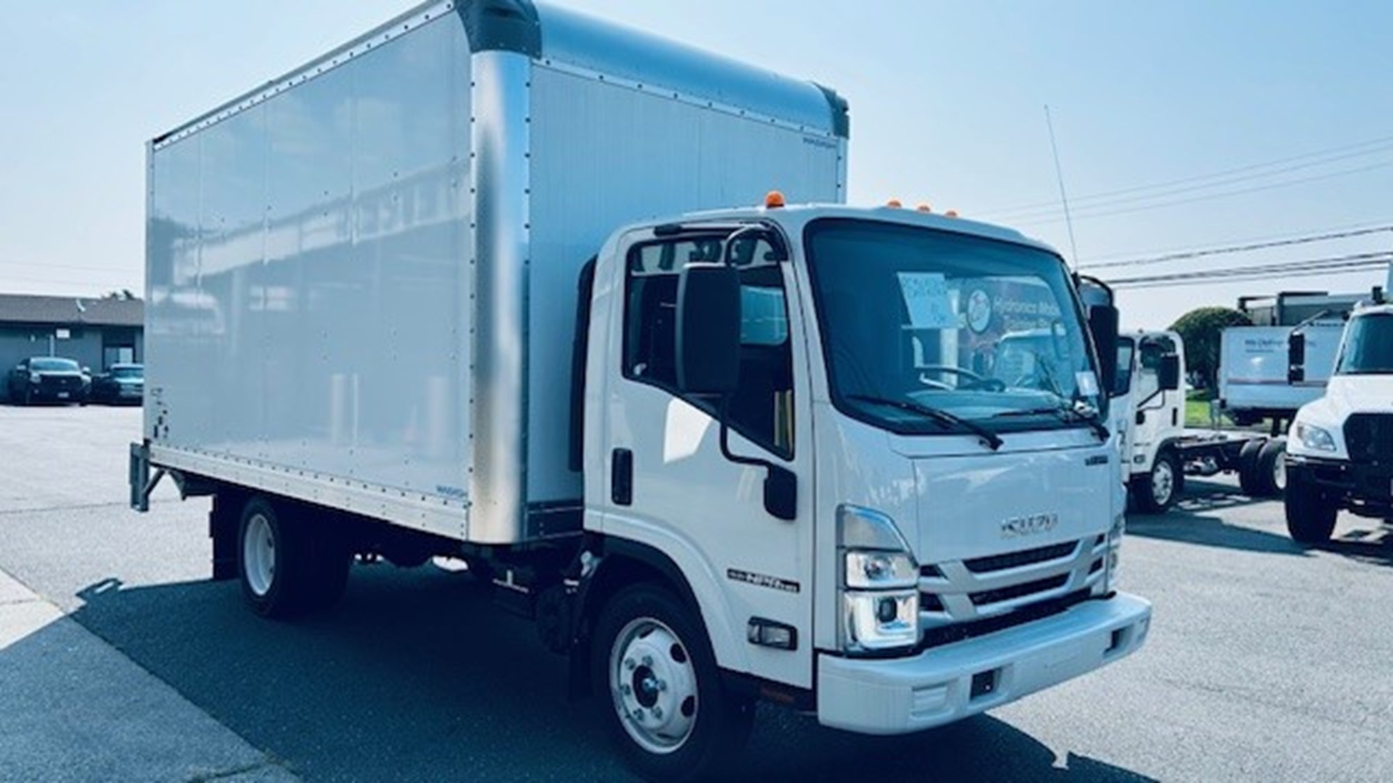 2024 ISUZU NPRGASHD - image 2 of 6