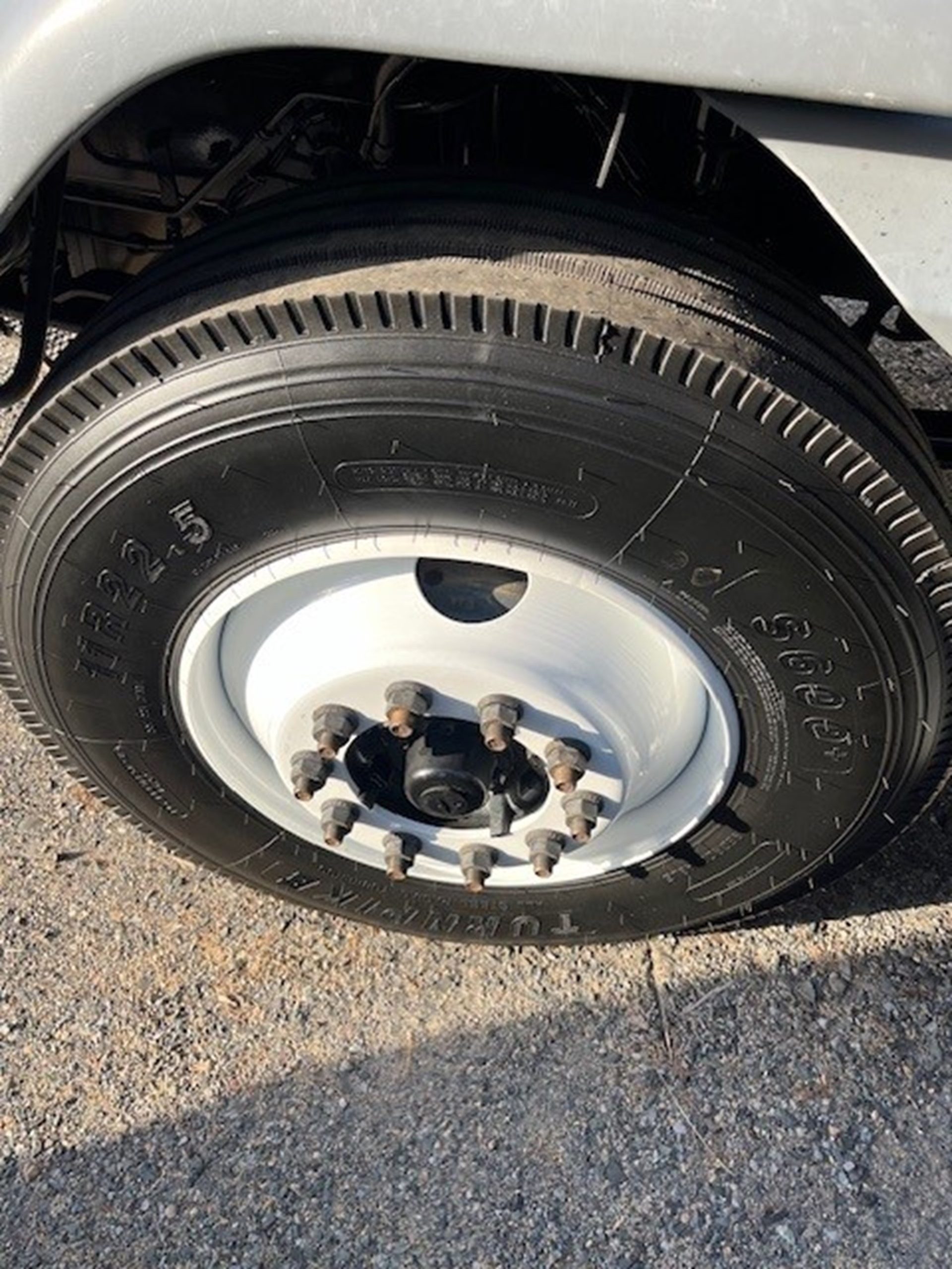 2018 KENWORTH K270 - image 3 of 6