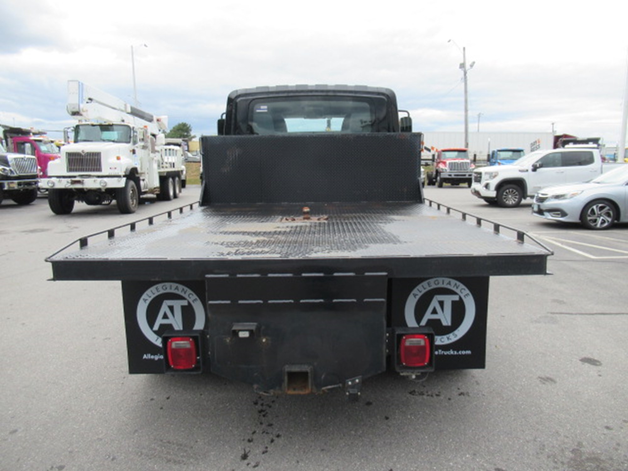 2018 INTERNATIONAL DURASTAR 4300 - image 4 of 6