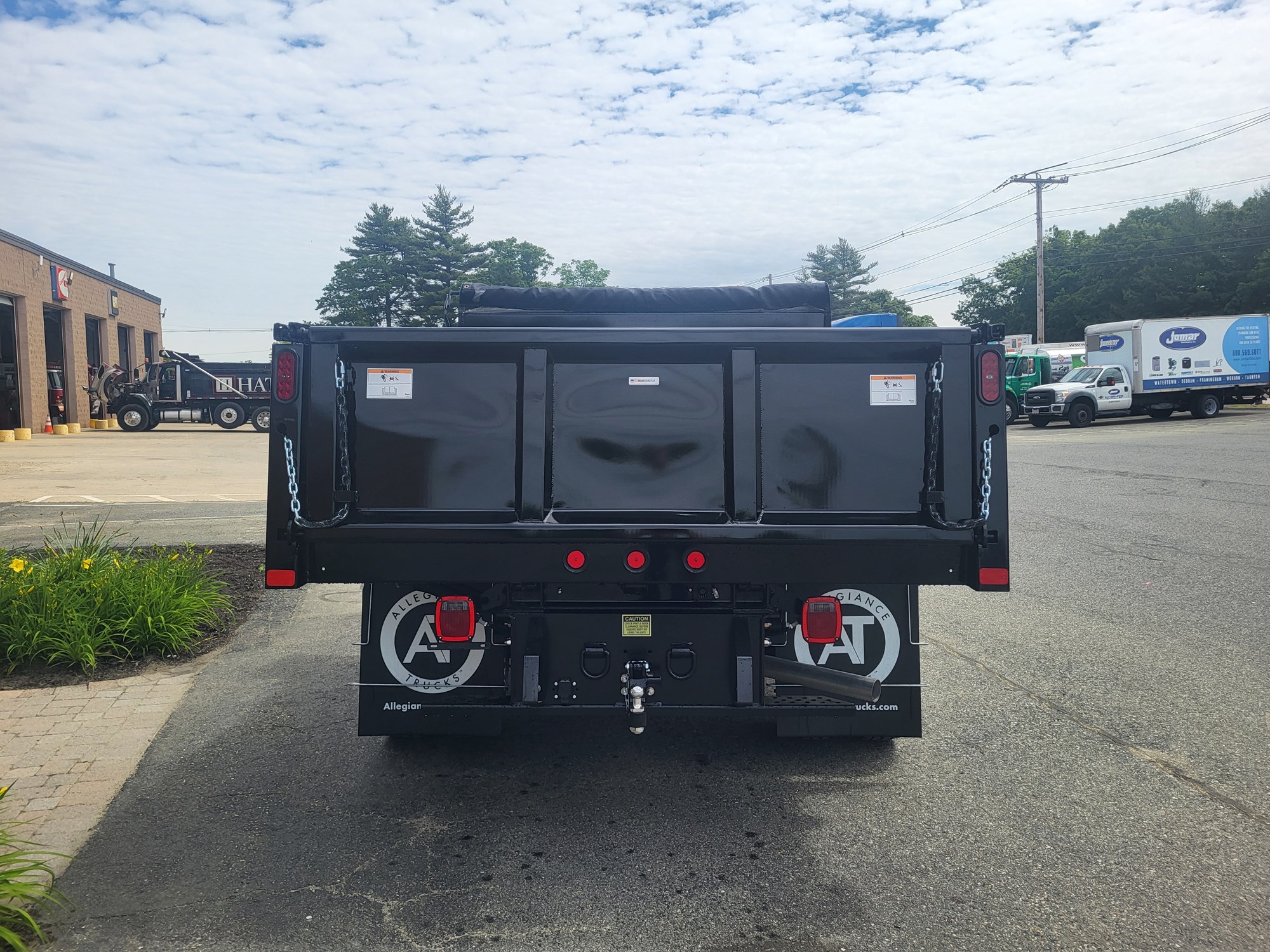 2024 FORD F600 - image 3 of 5