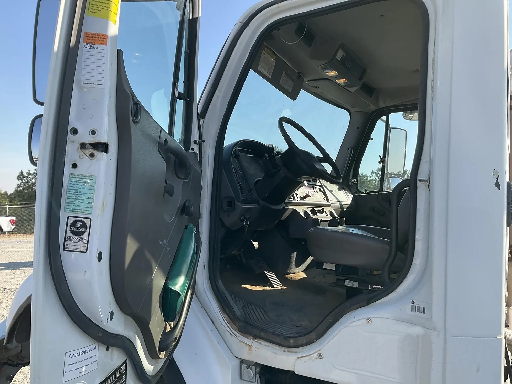 2008 FREIGHTLINER M2 - image 5 of 6