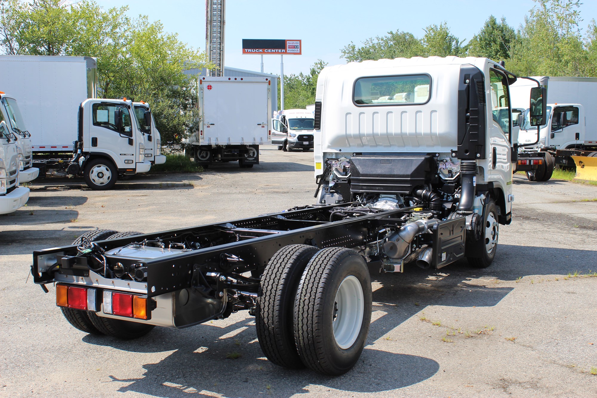 2025 ISUZU NPRHD - image 5 of 6