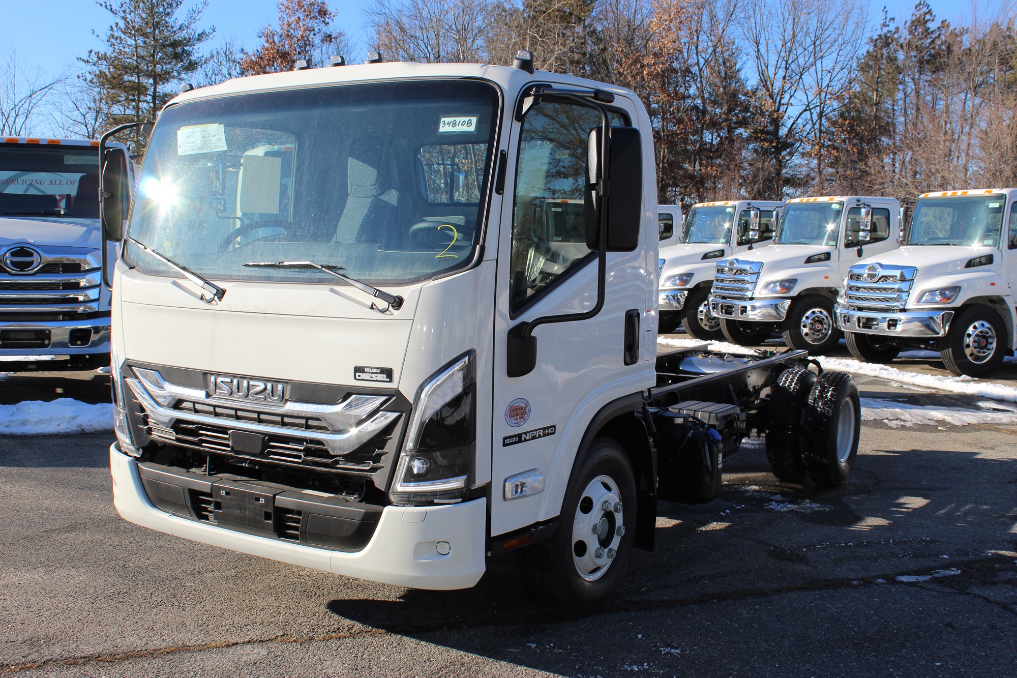 2025 ISUZU NPRHD - image 1 of 6