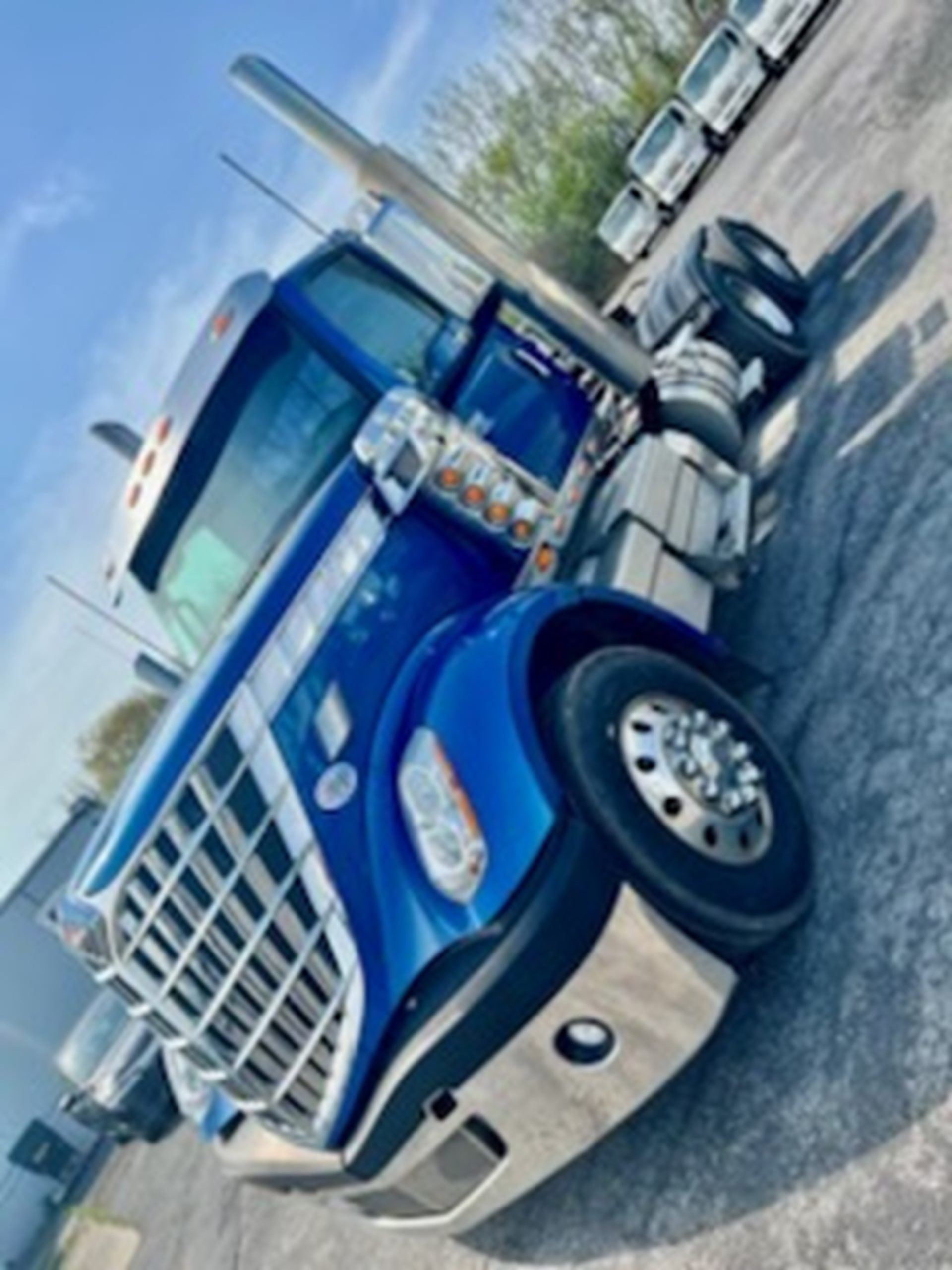 2020 INTERNATIONAL LONESTAR - image 2 of 6