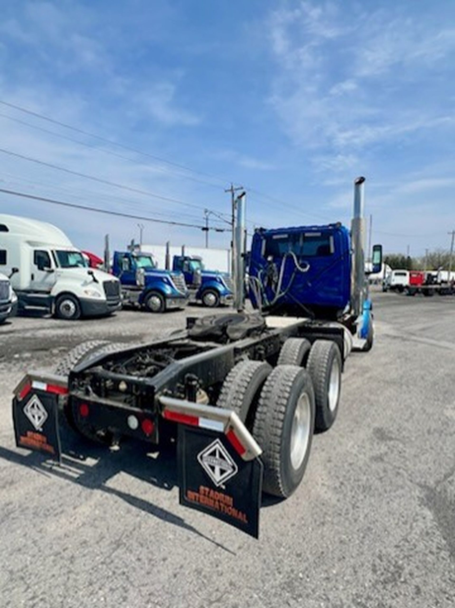2020 INTERNATIONAL LONESTAR - image 2 of 6