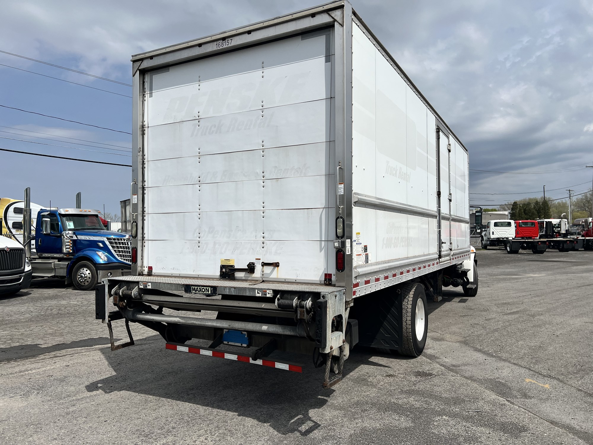 2017 INTERNATIONAL DURASTAR 4300 - image 3 of 6