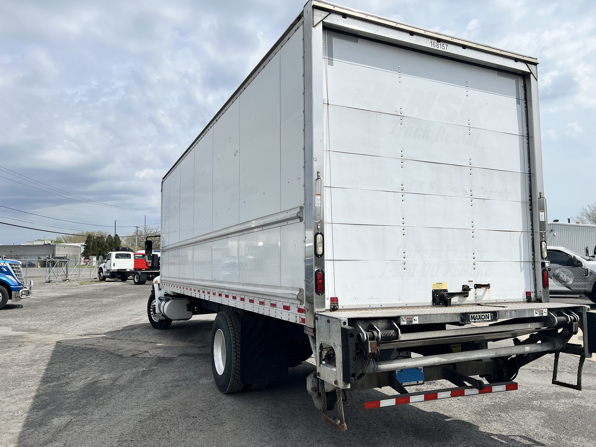 2017 INTERNATIONAL DURASTAR 4300 - image 4 of 6
