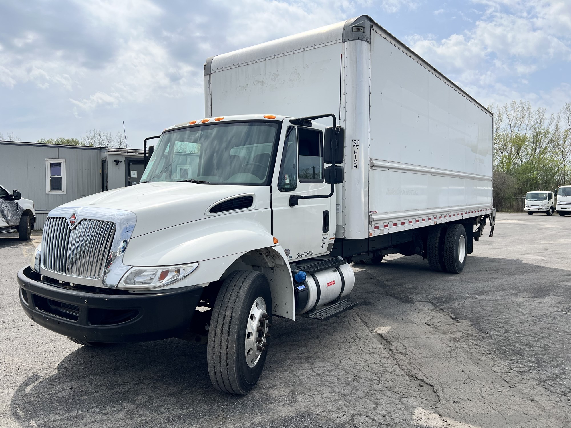 2017 INTERNATIONAL DURASTAR 4300 - image 2 of 6