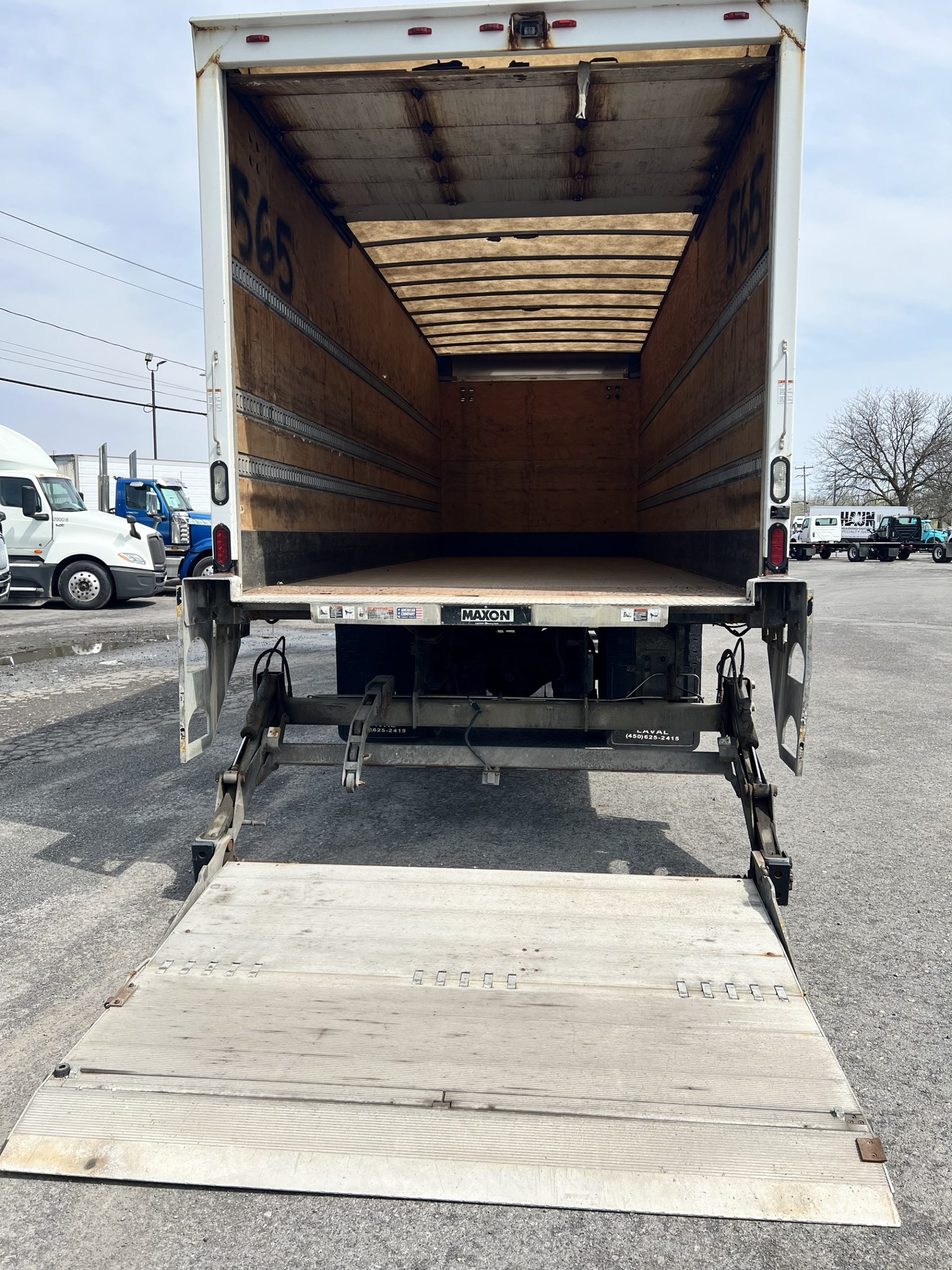 2016 INTERNATIONAL DURASTAR 4300 - image 5 of 6
