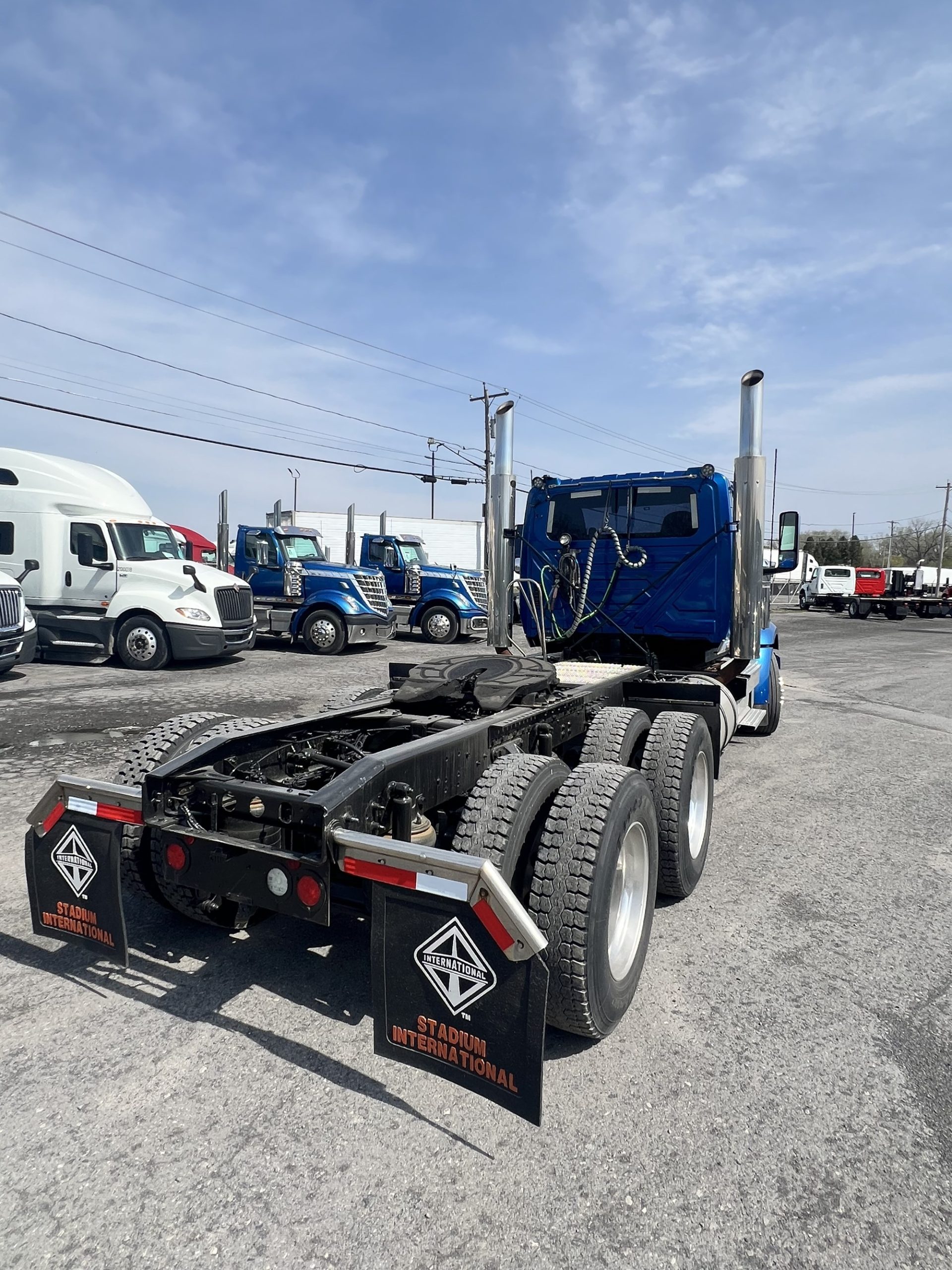2020 INTERNATIONAL LONESTAR - image 2 of 6