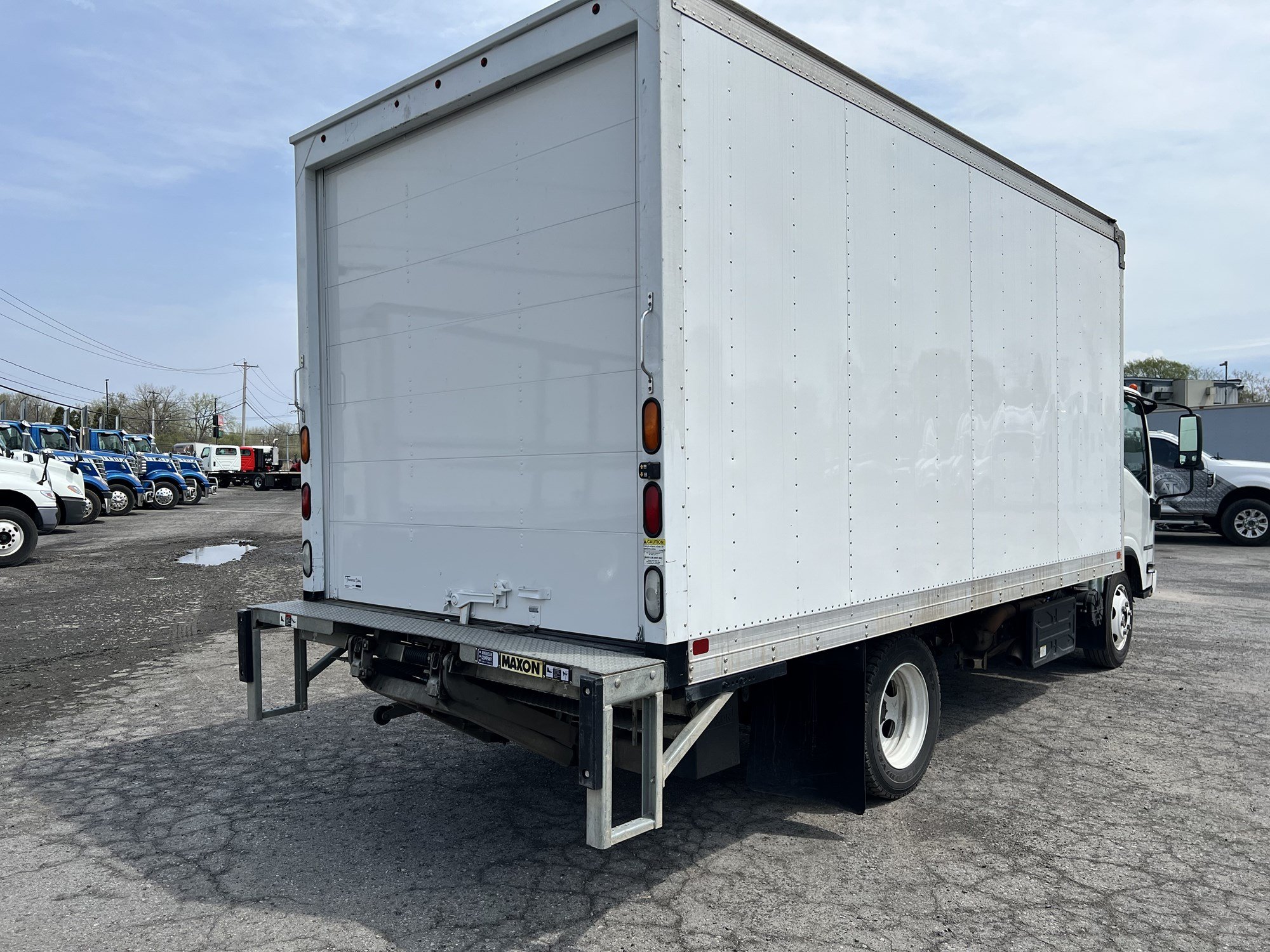 2022 ISUZU NPR XD - image 5 of 6