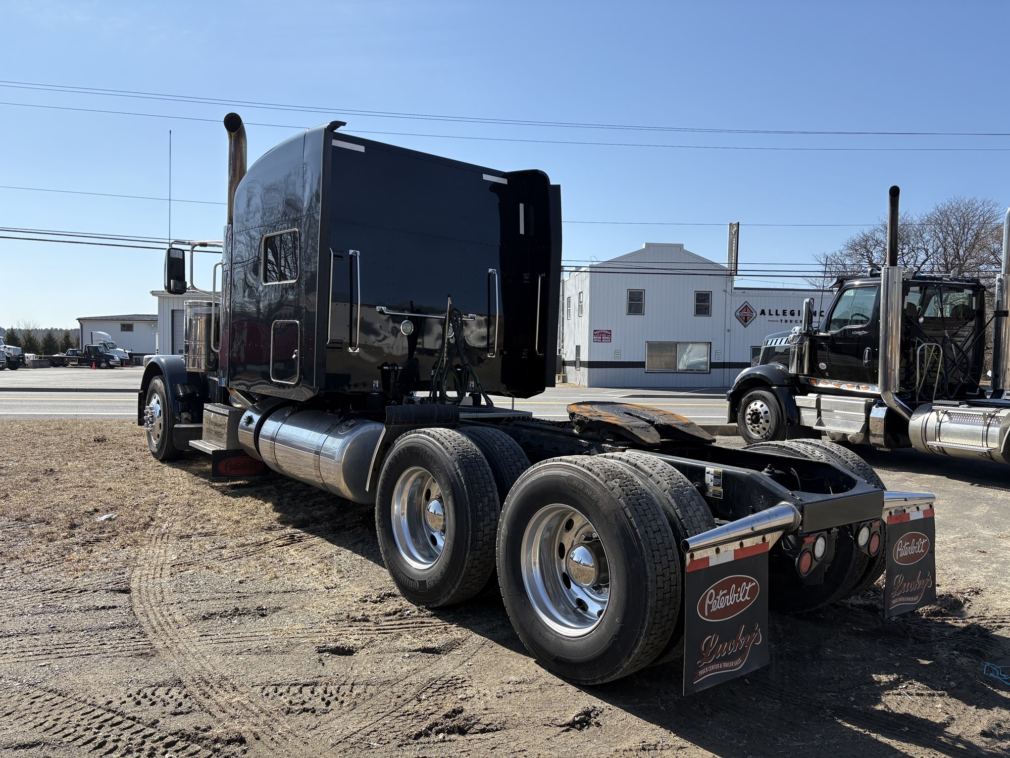 2018 PETERBILT 389 - image 3 of 6